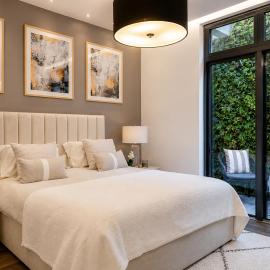 Luxury Covent Garden 2 Bed 3 Bath Balcony for 4