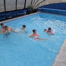 Lesne Runo Borsk, basen z podgrzewaną wodą, hotel en Borsk