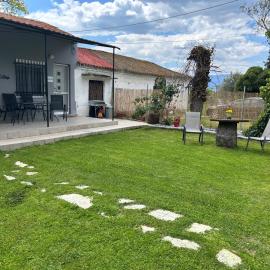 christos cottage! comfortable and quiet!, hotel in Keramoti