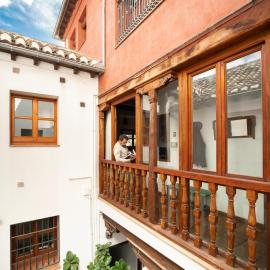 Spacious Sunny and Quiet Albayzin Apartment