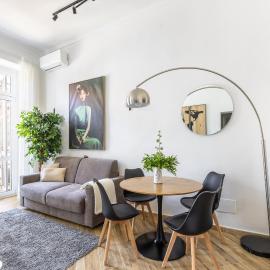 Le Monde Luxury Apartment
