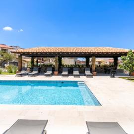 Private Hot Tub - Cozy 2BR Home in Nueva Escondida