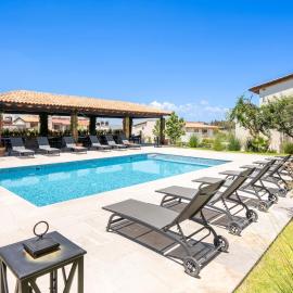 Modern 3BR Home - Pool & Gym in Nueva Escondida, hotel in San Miguel de Allende