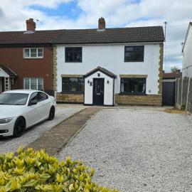 3 Bedroom Home, Doncaster Contractor Stays, Family Stays, Close to M18 with Free Parking, hotel in Stainforth