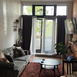 Bright, Spacious, Newly Renovated Apartment