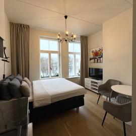 Orange Apartments Mere