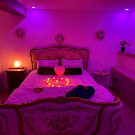Studio indépendant - FORMULE SANS LE JACUZZI - Proche du PAL et de VICHY - allier 03، فندق في Boucé