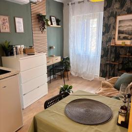 Lunea Cocon cinéma popcorn et café d'accueil, Hotel in Belgentier