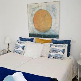 Esmeralda II - stylish with pool, private parking, AC, Wi-fi, top location, in Olhão
