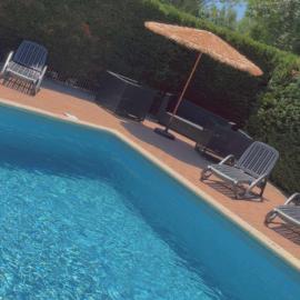 Chalet dans domaine privé, calme piscine, hotel a Rivières