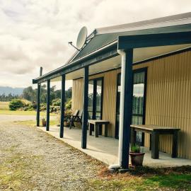 Bay Road Motels, hotel di Haast