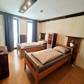 STAY Kanalhaus - Zentral, 3 Schlafzimmer, Einzelbetten, self check-in, 3 Parkplätze, WLAN