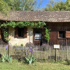 Cabane de charme, hotel in Losse