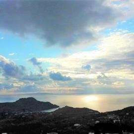 ''Stavio'' - North house - Panoramic sea view, Hotel in Marioú