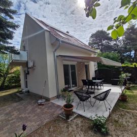 Fenyves Ferienhaus 1 ****, hotel in Balatonfenyves