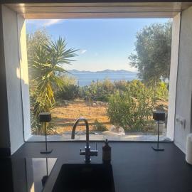 Haus im Olivenhain direkt am Meer