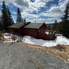 Koselig hytte med bra solforhold på Skeikampen, hótel í Svingvoll