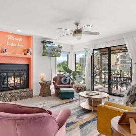 Daylight Cove Lakefront Chic, hotel i Lake Ozark