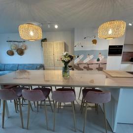Penthouse 9 pers groot zonneterras 2 parkeerplaatsen, hotel in Westende-Bad