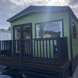 Coworth Deluxe Cabin with Garden, hotel a Carnforth