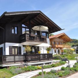 Alpenflair Apartments, hotel in Reit im Winkl