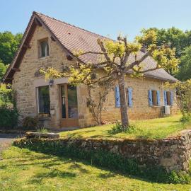 Ancien fournil rénové avec piscine et jardin