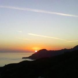 Stavio - South house - Panoramic sea view, Hotel in Marioú