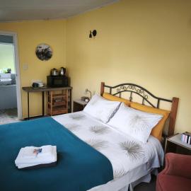 Woodside Suite peaceful semi-rural life, hotel in Greytown