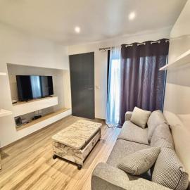 Cozy studio Annecy, hotelli kohteessa Poisy