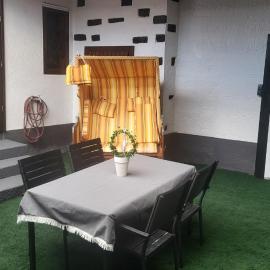 Maifeld-Oase mit Sauna und Balkon