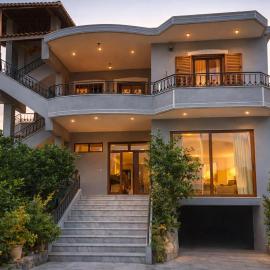 Villa Ekluxe, hotel in Delvinë