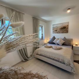 Donau-Loft near City and Highway