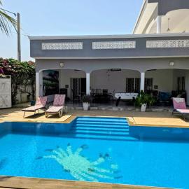 La villa des Ross, hotel din Saly Portudal