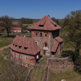 The knight's castle Zamek Rycerski B&B, hotel di Witków