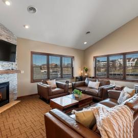 Riverfront Condo Steps to Downtown & Lake Michigan, ξενοδοχείο σε Sheboygan