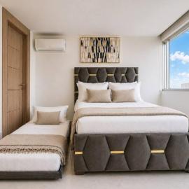 Luxury Sky Suite con Vista a la Ciudad, Titanium Aurora, hotel v destinácii SamborondÃ³n