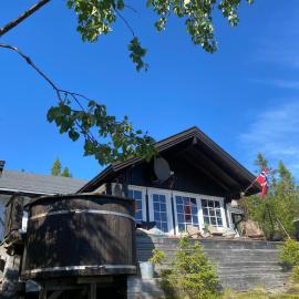 Hannebu, hytte med 3 soverom, 2 bad og sovehems, Hotel in Kyrkjebygdi