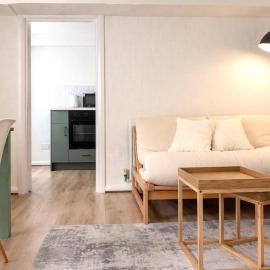 Stylish Central Brighton Two Bedroom Family Apartment - Walk to Beach