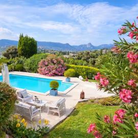Villa Del Sol with Mountain Views, hotel di Vence