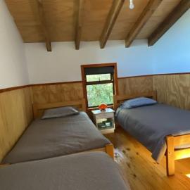 Colibrí lodge sector recinto termas de chillan, hôtel à Chillán
