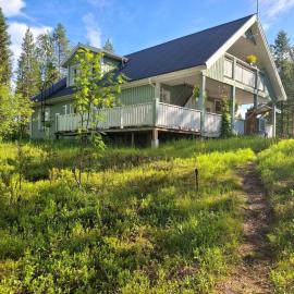 Apartment and beach sauna near KARHUNKIERROS