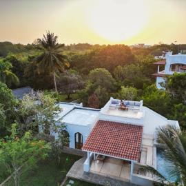 Little Maua - Stylish Private Hideaway on Galu Beach, hotelli kohteessa Galu