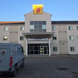 Super 8 by Wyndham Estevan, hotel sa Estevan