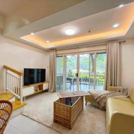 Minimalist 2BR Pico De Loro Near Beach and Pool, Hotel in Nasugbu