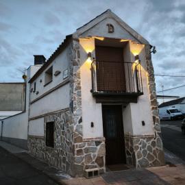 Casa Diego cerca del Puy du Fou Toledo – hotel w mieście Polán