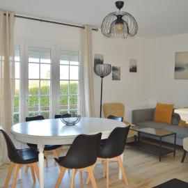 Asinellas, 3 chambres, jardin, 150m de la plage, hotelli kohteessa Asnelles