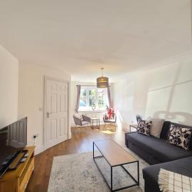 Spacious 3BR House Parking Garden Sleeps 6, hotel em Rothley