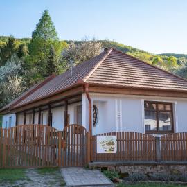 Kiskörtés Vendégház Óhuta, hotel v destinácii Háromhuta