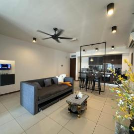 Seaview 3pax Studio with 1 Car Park at The Landmark