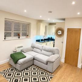 Contemporary Cottage - Sleeps 4 plus Patio, hotel a Royston